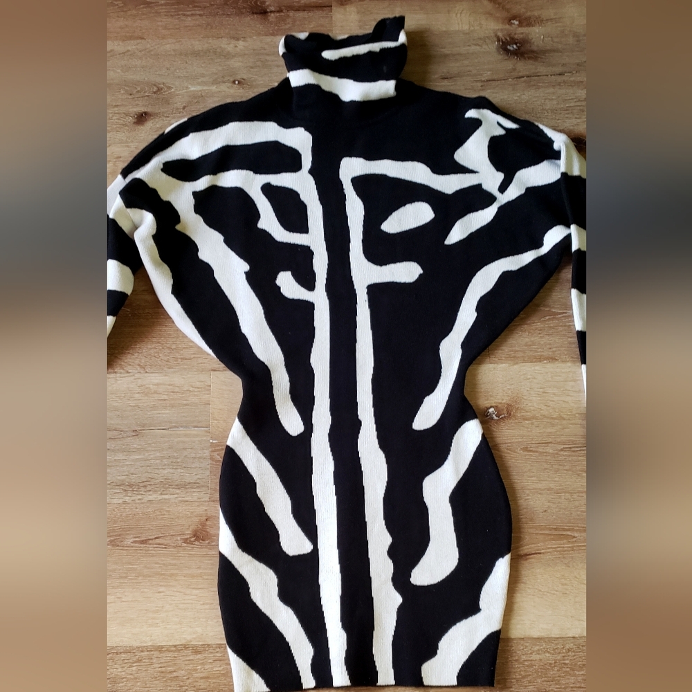Black and White Patterned Turtleneck Sweater Dress SZ SMALL